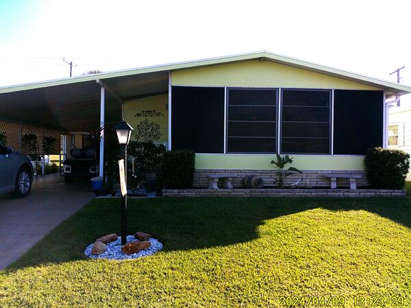 Winter Haven, FL Mobile Home for Sale located at 159 Sweet Circle Orange Manor West